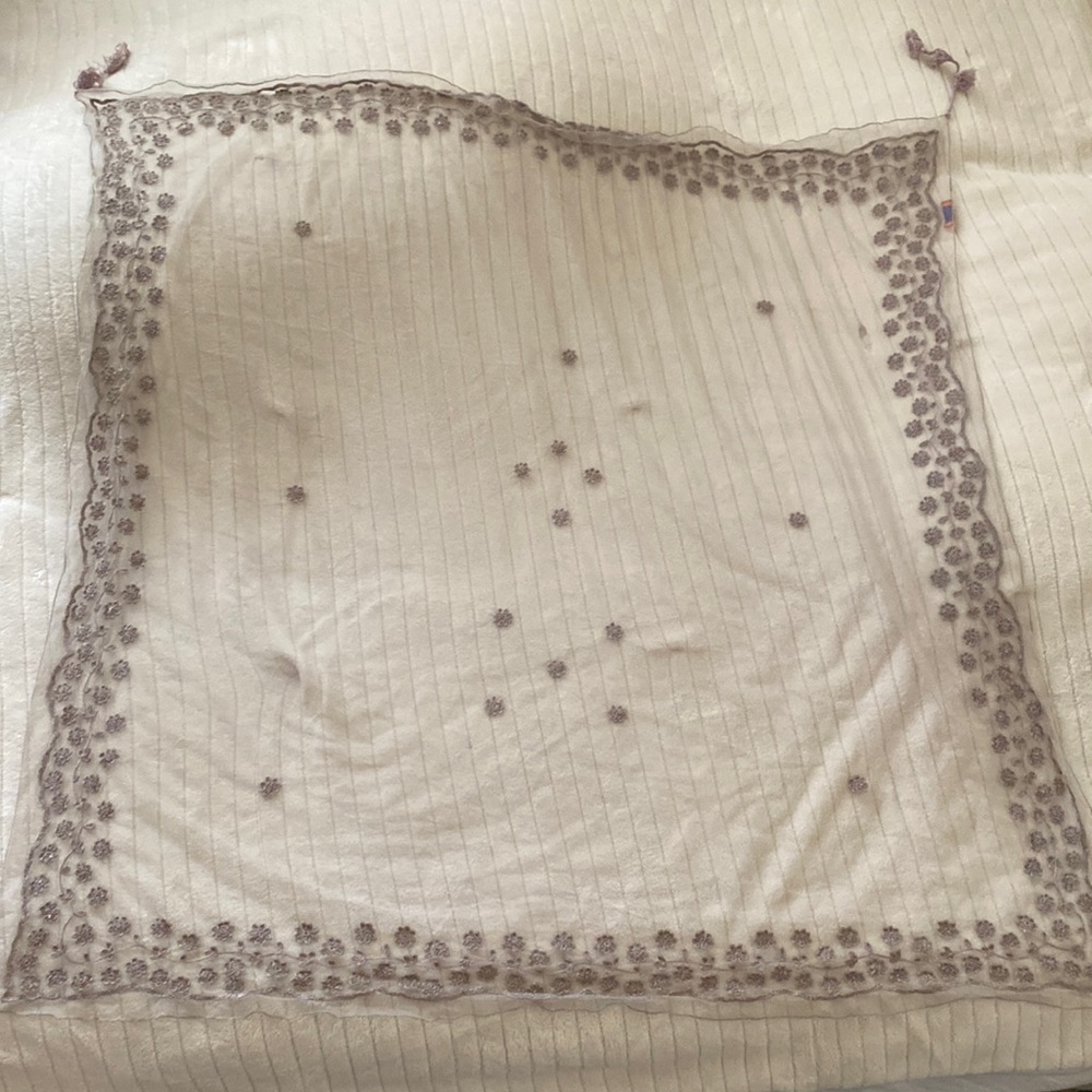 CHAN LUU Square 35x40 scarf